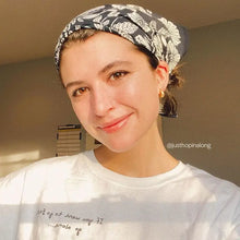 Load image into Gallery viewer, Handker Bandana - No. 028 Fiona Bandana