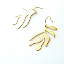 Load image into Gallery viewer, Ker-ij Jewelry - Abstract Leaf Earrings