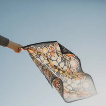 Load image into Gallery viewer, Handker Bandana - No. 039 Elsie Bandana
