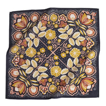 Load image into Gallery viewer, Handker Bandana - No. 039 Elsie Bandana
