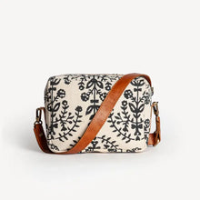 Load image into Gallery viewer, JOYN - Camera Bag
