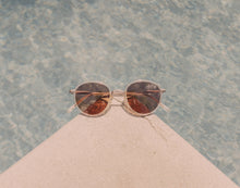 Load image into Gallery viewer, Sunski Sunglasses - Baia Champagne Amber
